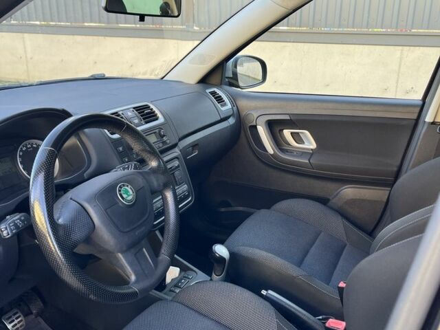 Черный Шкода Фабия, объемом двигателя 1.4 л и пробегом 226 тыс. км за 6100 $, фото 9 на Automoto.ua