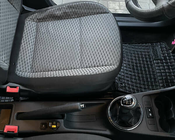 Шкода Фабия 2010 в Ивано-Франковске на Automoto.ua Черный Шкода Фабия, объемом двигателя 1.39 л и пробегом 224 тыс. км за 6300 $, фото 10 на Automoto.ua