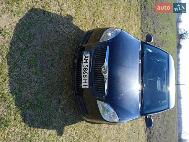 Черный Шкода Фабия, объемом двигателя 1.42 л и пробегом 175 тыс. км за 4800 $, фото 2 на Automoto.ua