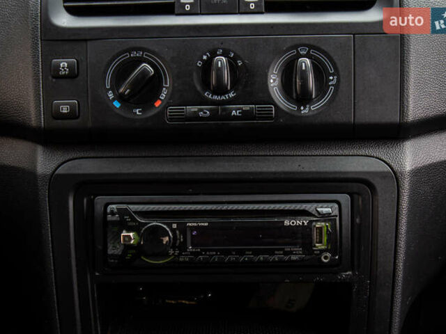 Черный Шкода Фабия, объемом двигателя 1.2 л и пробегом 144 тыс. км за 5300 $, фото 33 на Automoto.ua