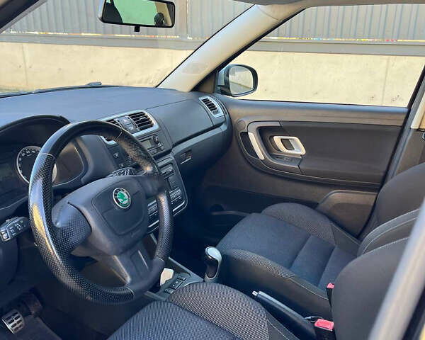 Чорний Шкода Фабія, об'ємом двигуна 1.39 л та пробігом 226 тис. км за 5700 $, фото 6 на Automoto.ua