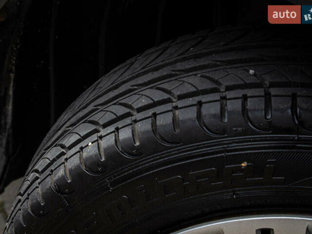 Черный Шкода Фабия, объемом двигателя 1.2 л и пробегом 144 тыс. км за 5300 $, фото 11 на Automoto.ua