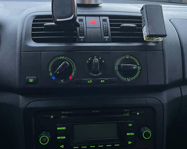 Шкода Фабия 2010 в Ивано-Франковске на Automoto.ua Черный Шкода Фабия, объемом двигателя 1.39 л и пробегом 224 тыс. км за 6300 $, фото 5 на Automoto.ua