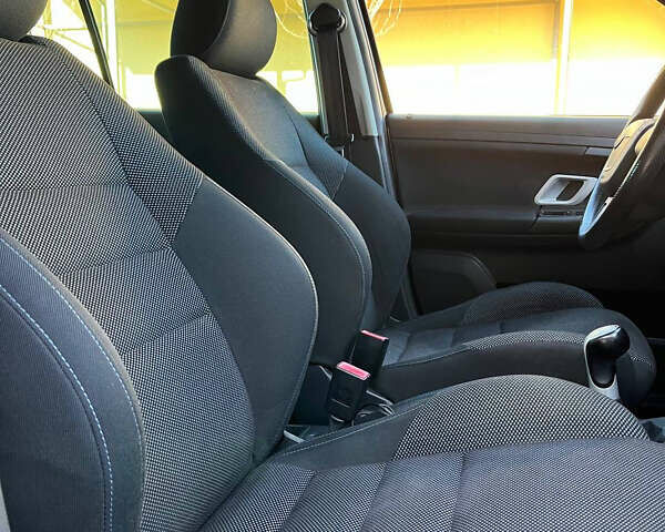 Черный Шкода Фабия, объемом двигателя 1.39 л и пробегом 226 тыс. км за 6100 $, фото 16 на Automoto.ua