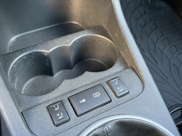 Черный Шкода Фабия, объемом двигателя 1.4 л и пробегом 226 тыс. км за 6100 $, фото 11 на Automoto.ua