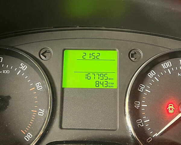 Черный Шкода Фабия, объемом двигателя 1.39 л и пробегом 169 тыс. км за 6500 $, фото 9 на Automoto.ua