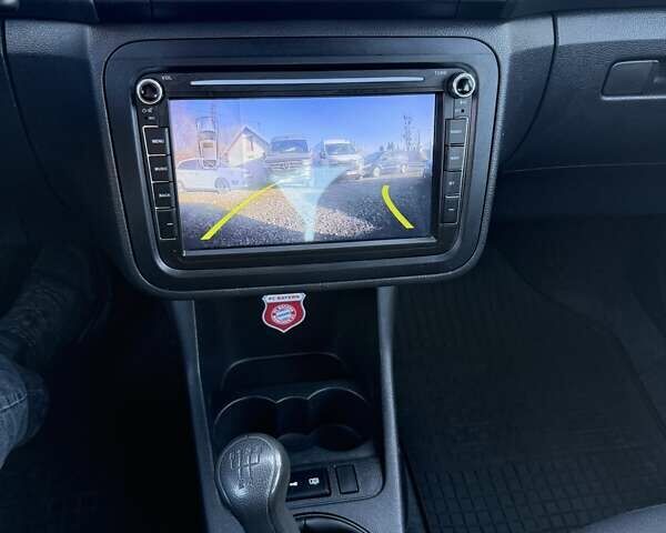 Черный Шкода Фабия, объемом двигателя 1.2 л и пробегом 176 тыс. км за 3999 $, фото 1 на Automoto.ua