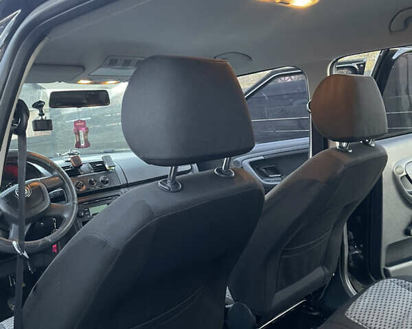 Шкода Фабия 2010 в Ивано-Франковске на Automoto.ua Черный Шкода Фабия, объемом двигателя 1.39 л и пробегом 224 тыс. км за 6300 $, фото 15 на Automoto.ua