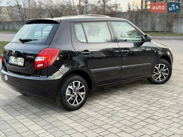 Черный Шкода Фабия, объемом двигателя 1.2 л и пробегом 176 тыс. км за 3999 $, фото 3 на Automoto.ua