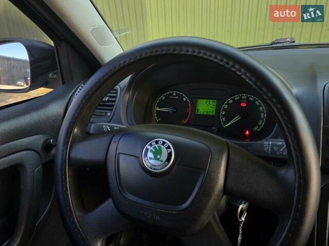 Шкода Фабия 2010 в Тернополе на Automoto.ua Черный Шкода Фабия, объемом двигателя 1.4 л и пробегом 275 тыс. км за 4650 $, фото 32 на Automoto.ua