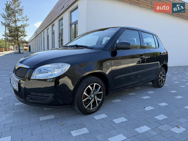 Черный Шкода Фабия, объемом двигателя 1.2 л и пробегом 148 тыс. км за 5500 $, фото 1 на Automoto.ua