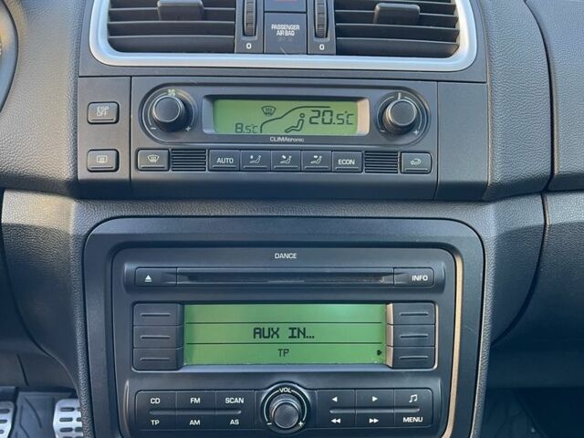 Черный Шкода Фабия, объемом двигателя 1.4 л и пробегом 226 тыс. км за 6100 $, фото 14 на Automoto.ua