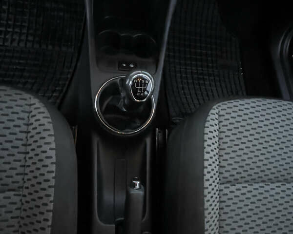 Шкода Фабия 2010 в Ивано-Франковске на Automoto.ua Черный Шкода Фабия, объемом двигателя 1.39 л и пробегом 224 тыс. км за 6300 $, фото 17 на Automoto.ua