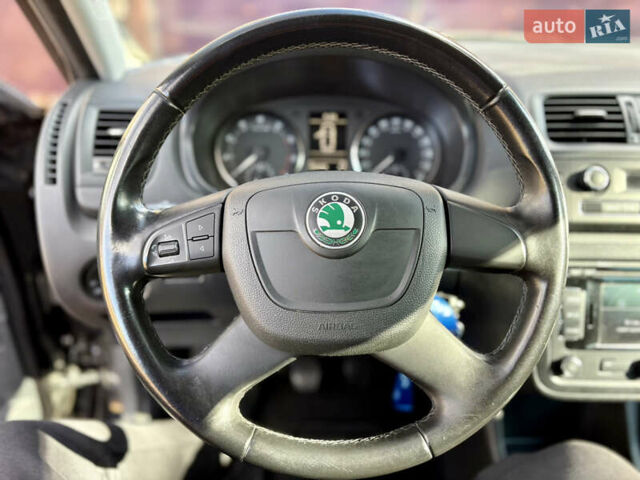 Черный Шкода Фабия, объемом двигателя 1.2 л и пробегом 209 тыс. км за 6300 $, фото 9 на Automoto.ua