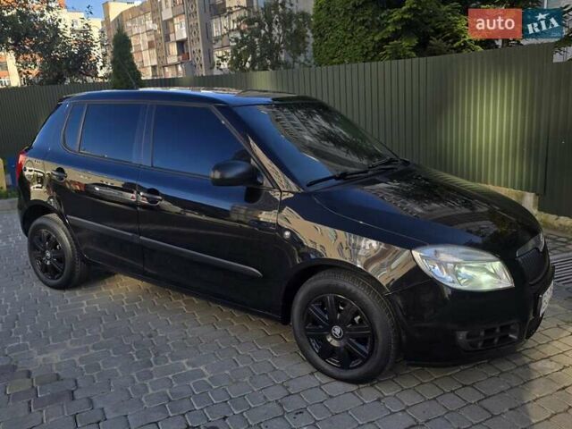 Шкода Фабия 2010 в Тернополе на Automoto.ua Черный Шкода Фабия, объемом двигателя 1.4 л и пробегом 275 тыс. км за 4650 $, фото 3 на Automoto.ua