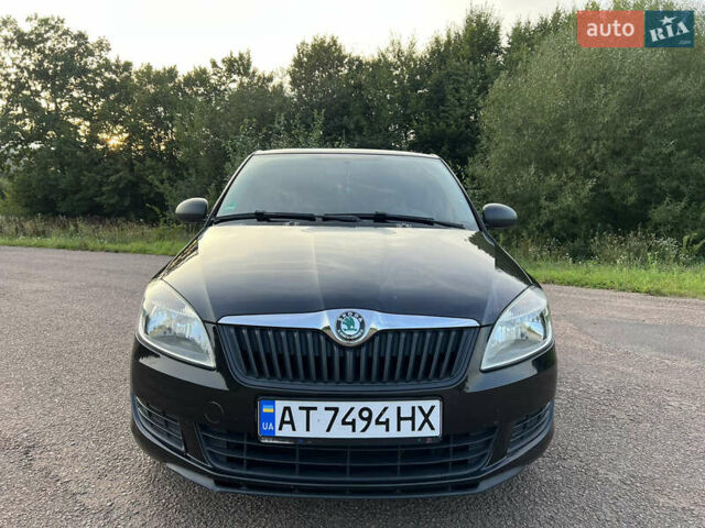 Черный Шкода Фабия, объемом двигателя 1.2 л и пробегом 101 тыс. км за 5500 $, фото 1 на Automoto.ua