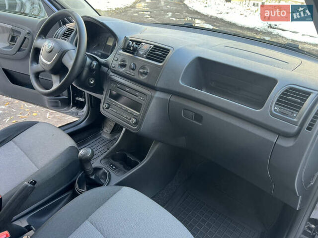 Черный Шкода Фабия, объемом двигателя 1.2 л и пробегом 118 тыс. км за 5000 $, фото 12 на Automoto.ua