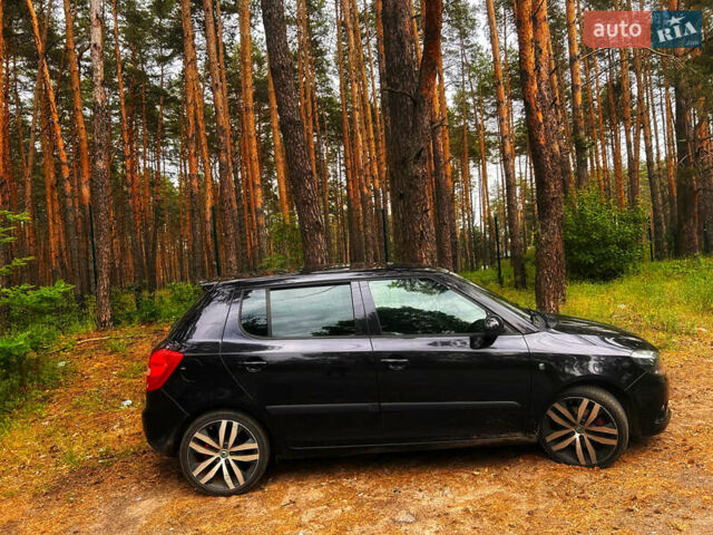 Черный Шкода Фабия, объемом двигателя 1.4 л и пробегом 230 тыс. км за 8500 $, фото 4 на Automoto.ua