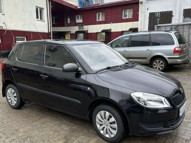 Чорний Шкода Фабія, об'ємом двигуна 1.2 л та пробігом 107 тис. км за 5500 $, фото 2 на Automoto.ua