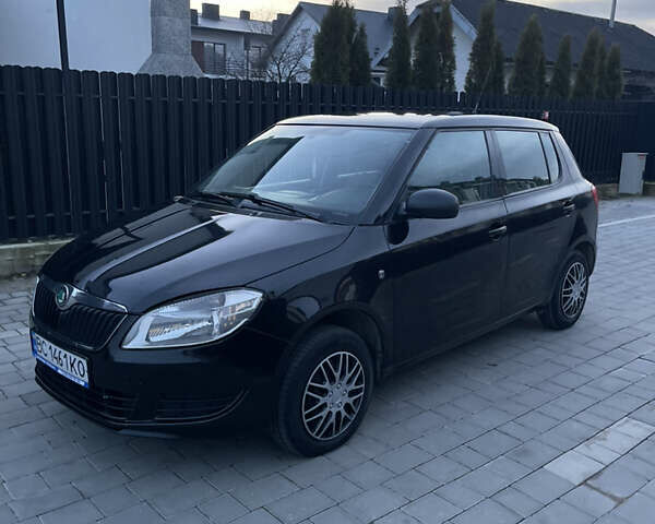 Черный Шкода Фабия, объемом двигателя 1.2 л и пробегом 400 тыс. км за 3800 $, фото 4 на Automoto.ua