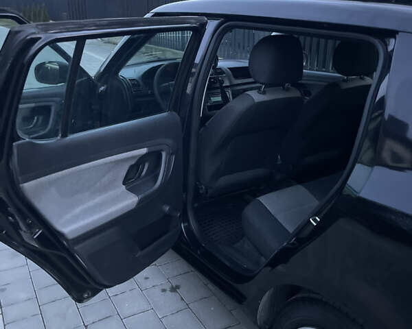 Черный Шкода Фабия, объемом двигателя 1.2 л и пробегом 400 тыс. км за 3800 $, фото 34 на Automoto.ua