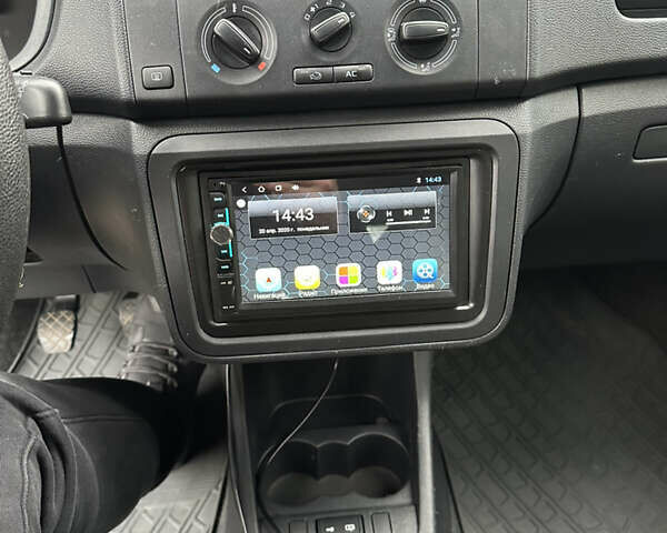 Чорний Шкода Фабія, об'ємом двигуна 1.2 л та пробігом 107 тис. км за 5500 $, фото 12 на Automoto.ua