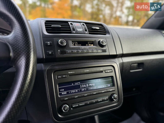 Черный Шкода Фабия, объемом двигателя 1.4 л и пробегом 199 тыс. км за 8299 $, фото 25 на Automoto.ua