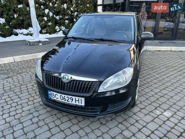 Черный Шкода Фабия, объемом двигателя 1.2 л и пробегом 118 тыс. км за 5000 $, фото 2 на Automoto.ua