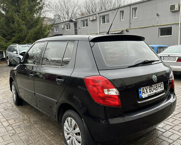 Чорний Шкода Фабія, об'ємом двигуна 1.2 л та пробігом 107 тис. км за 5500 $, фото 6 на Automoto.ua