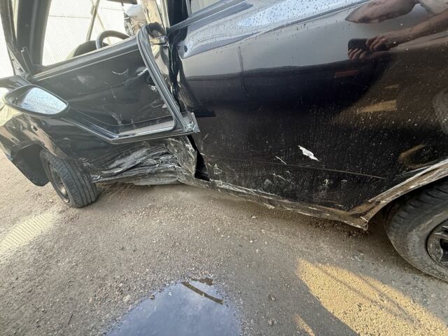 Черный Шкода Фабия, объемом двигателя 1.4 л и пробегом 250 тыс. км за 1950 $, фото 5 на Automoto.ua