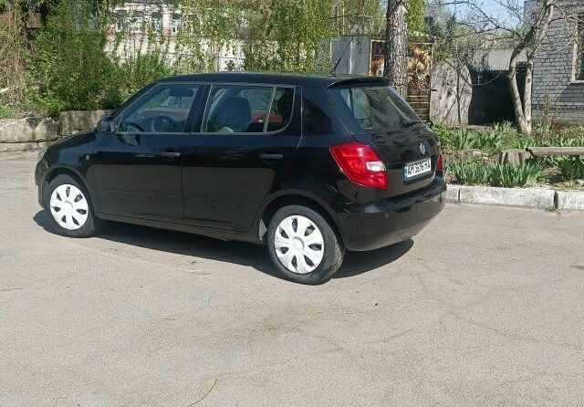 Шкода Фабия 2011 в Житомире на Automoto.ua Черный Шкода Фабия, объемом двигателя 1.2 л и пробегом 240 тыс. км за 452 $, фото 4 на Automoto.ua