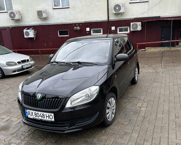 Чорний Шкода Фабія, об'ємом двигуна 1.2 л та пробігом 107 тис. км за 5500 $, фото 1 на Automoto.ua