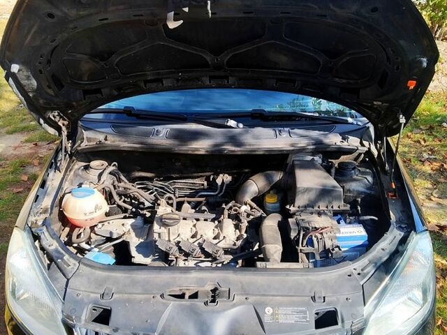 Черный Шкода Фабия, объемом двигателя 1.2 л и пробегом 156 тыс. км за 5600 $, фото 4 на Automoto.ua