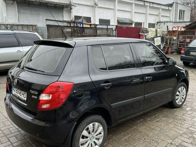 Чорний Шкода Фабія, об'ємом двигуна 1.2 л та пробігом 107 тис. км за 5500 $, фото 3 на Automoto.ua