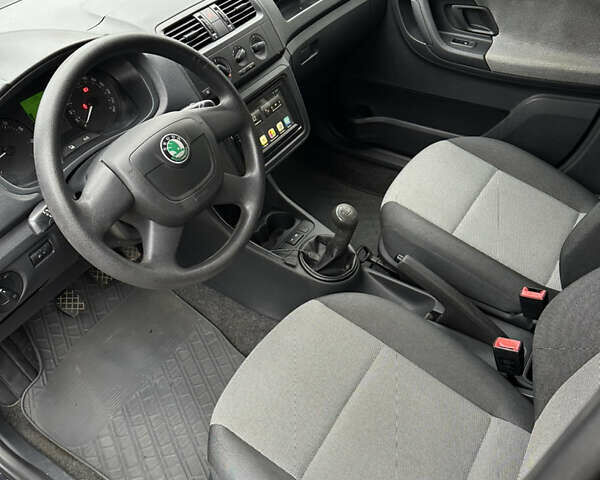 Чорний Шкода Фабія, об'ємом двигуна 1.2 л та пробігом 107 тис. км за 5500 $, фото 10 на Automoto.ua