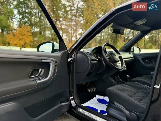 Черный Шкода Фабия, объемом двигателя 1.4 л и пробегом 199 тыс. км за 7999 $, фото 11 на Automoto.ua