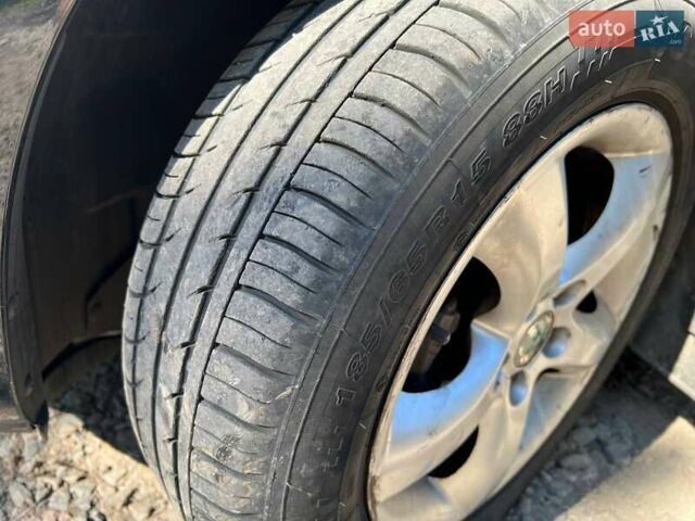 Черный Шкода Фабия, объемом двигателя 1.2 л и пробегом 252 тыс. км за 5999 $, фото 14 на Automoto.ua