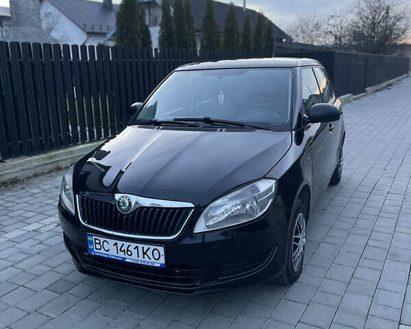 Черный Шкода Фабия, объемом двигателя 1.2 л и пробегом 400 тыс. км за 3800 $, фото 2 на Automoto.ua
