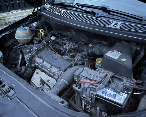 Черный Шкода Фабия, объемом двигателя 1.2 л и пробегом 400 тыс. км за 3800 $, фото 32 на Automoto.ua