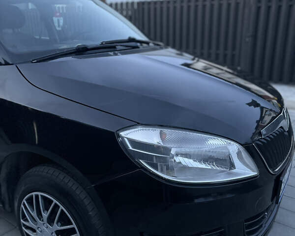 Черный Шкода Фабия, объемом двигателя 1.2 л и пробегом 400 тыс. км за 3800 $, фото 23 на Automoto.ua