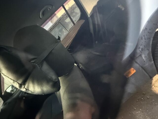 Черный Шкода Фабия, объемом двигателя 1.4 л и пробегом 250 тыс. км за 1950 $, фото 4 на Automoto.ua