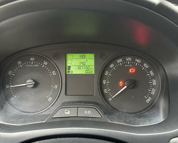 Чорний Шкода Фабія, об'ємом двигуна 1.2 л та пробігом 107 тис. км за 5500 $, фото 11 на Automoto.ua