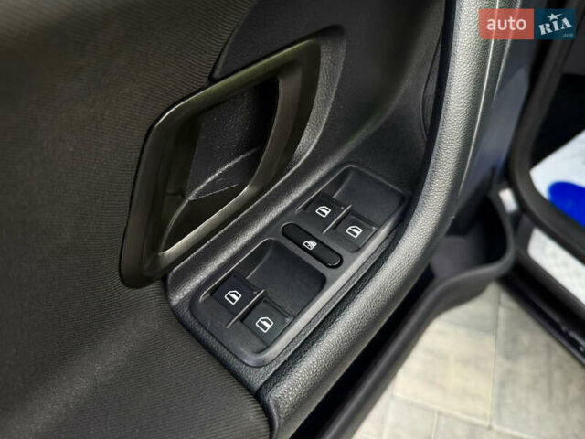 Черный Шкода Фабия, объемом двигателя 1.4 л и пробегом 199 тыс. км за 7999 $, фото 13 на Automoto.ua