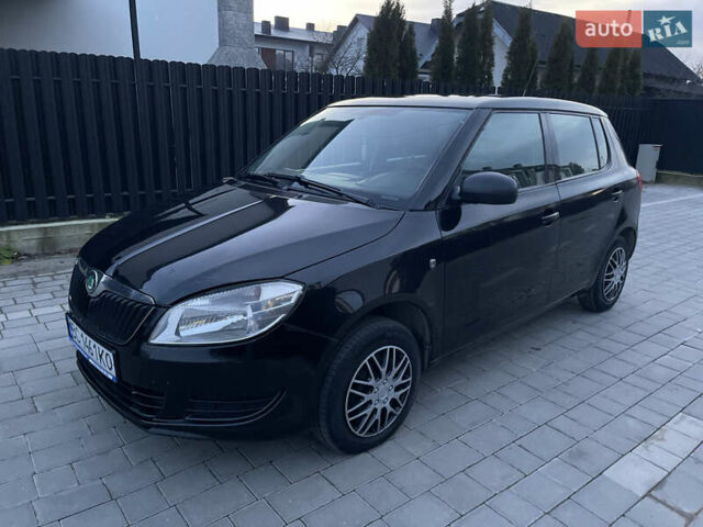 Черный Шкода Фабия, объемом двигателя 1.2 л и пробегом 400 тыс. км за 3800 $, фото 3 на Automoto.ua