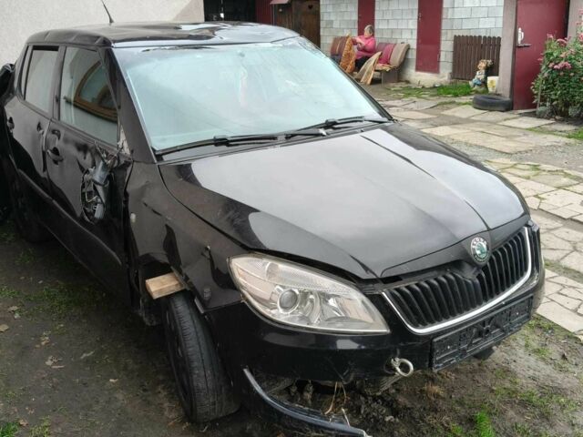 Черный Шкода Фабия, объемом двигателя 1.2 л и пробегом 110 тыс. км за 2200 $, фото 2 на Automoto.ua