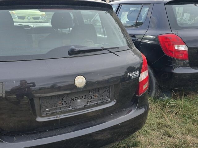 Чорний Шкода Фабія, об'ємом двигуна 1.2 л та пробігом 126 тис. км за 3999 $, фото 12 на Automoto.ua