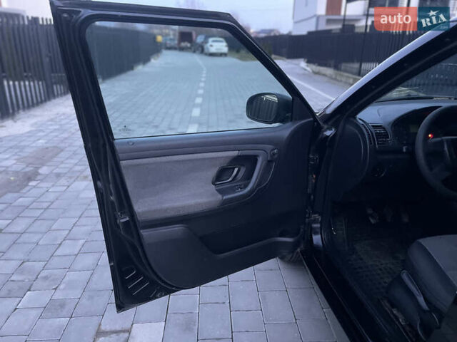 Черный Шкода Фабия, объемом двигателя 1.2 л и пробегом 400 тыс. км за 3800 $, фото 40 на Automoto.ua
