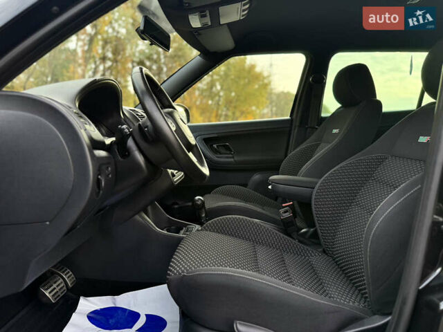 Черный Шкода Фабия, объемом двигателя 1.4 л и пробегом 199 тыс. км за 7999 $, фото 14 на Automoto.ua