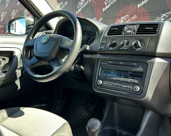 Чорний Шкода Фабія, об'ємом двигуна 1.2 л та пробігом 156 тис. км за 5700 $, фото 26 на Automoto.ua