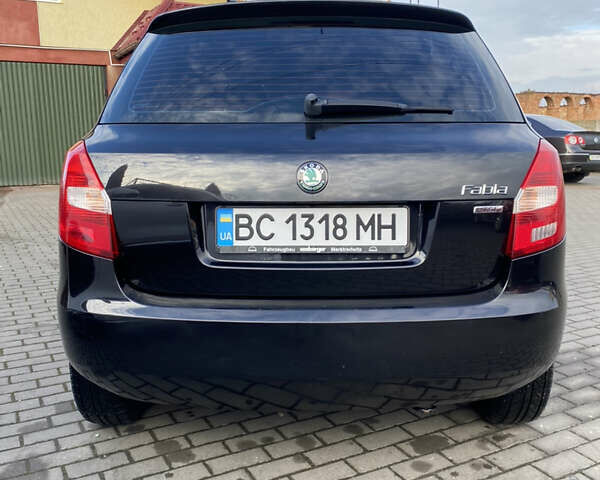 Черный Шкода Фабия, объемом двигателя 1.2 л и пробегом 188 тыс. км за 5500 $, фото 2 на Automoto.ua